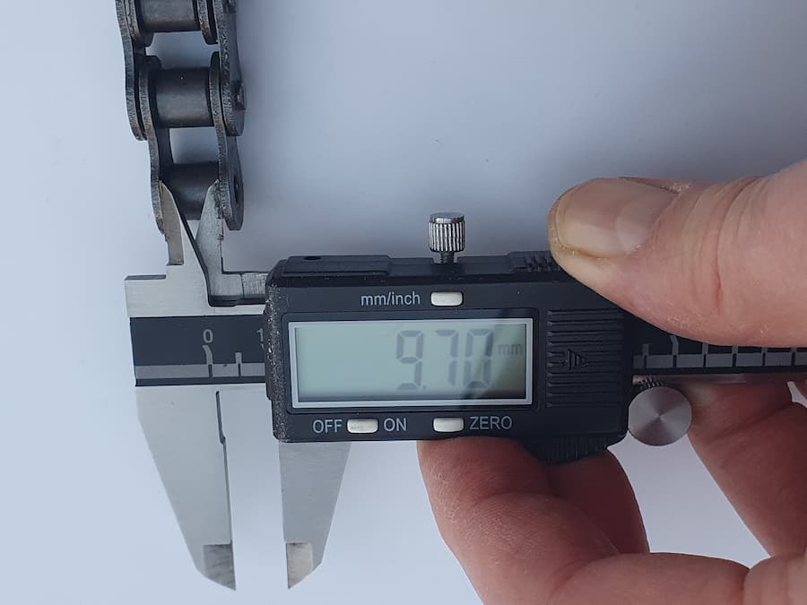 Example of measuring inner width. Measured value: 9.70 mm